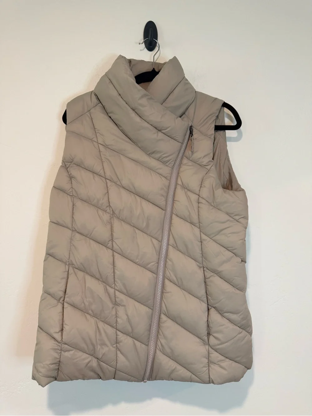 Cole Haan C.R. Cignal Asymmetrical Puffer Vest Beige Quilted Size L Warm
